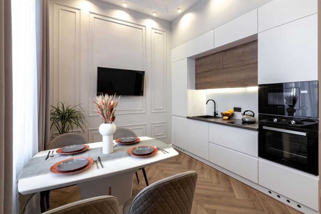 Кості Левицького 11 Lviv Luaran gambar