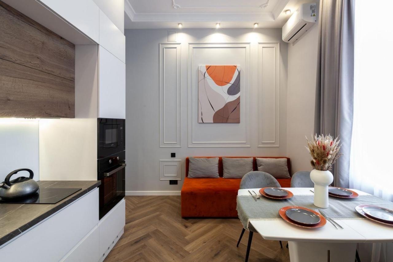 Кості Левицького 11 Lviv Luaran gambar