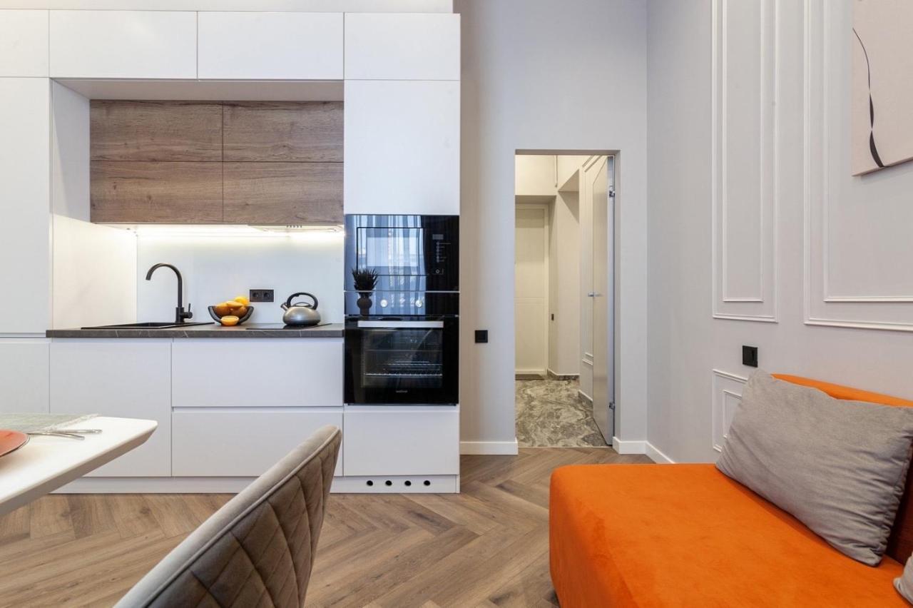Кості Левицького 11 Lviv Luaran gambar
