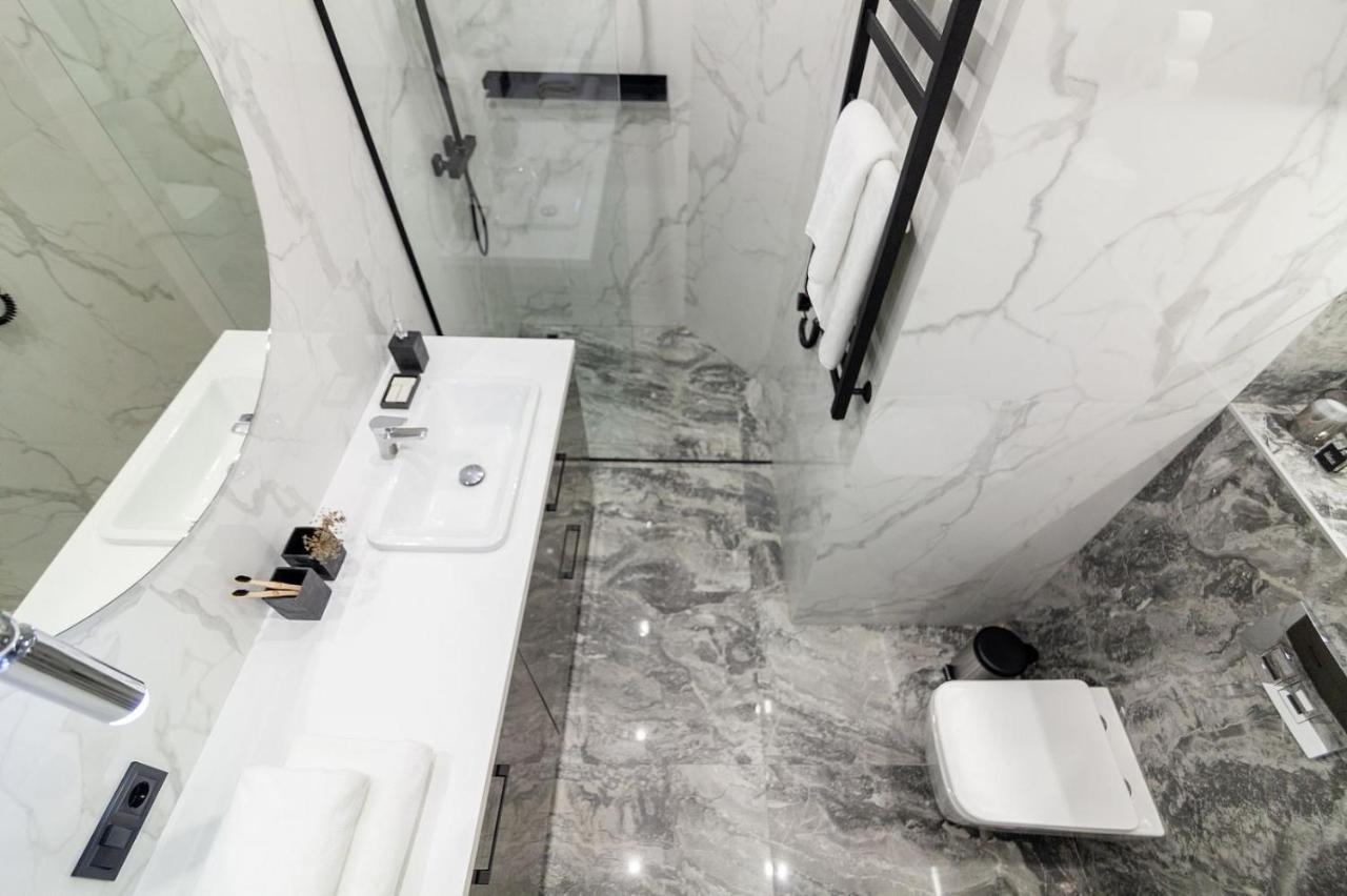 Кості Левицького 11 Lviv Luaran gambar