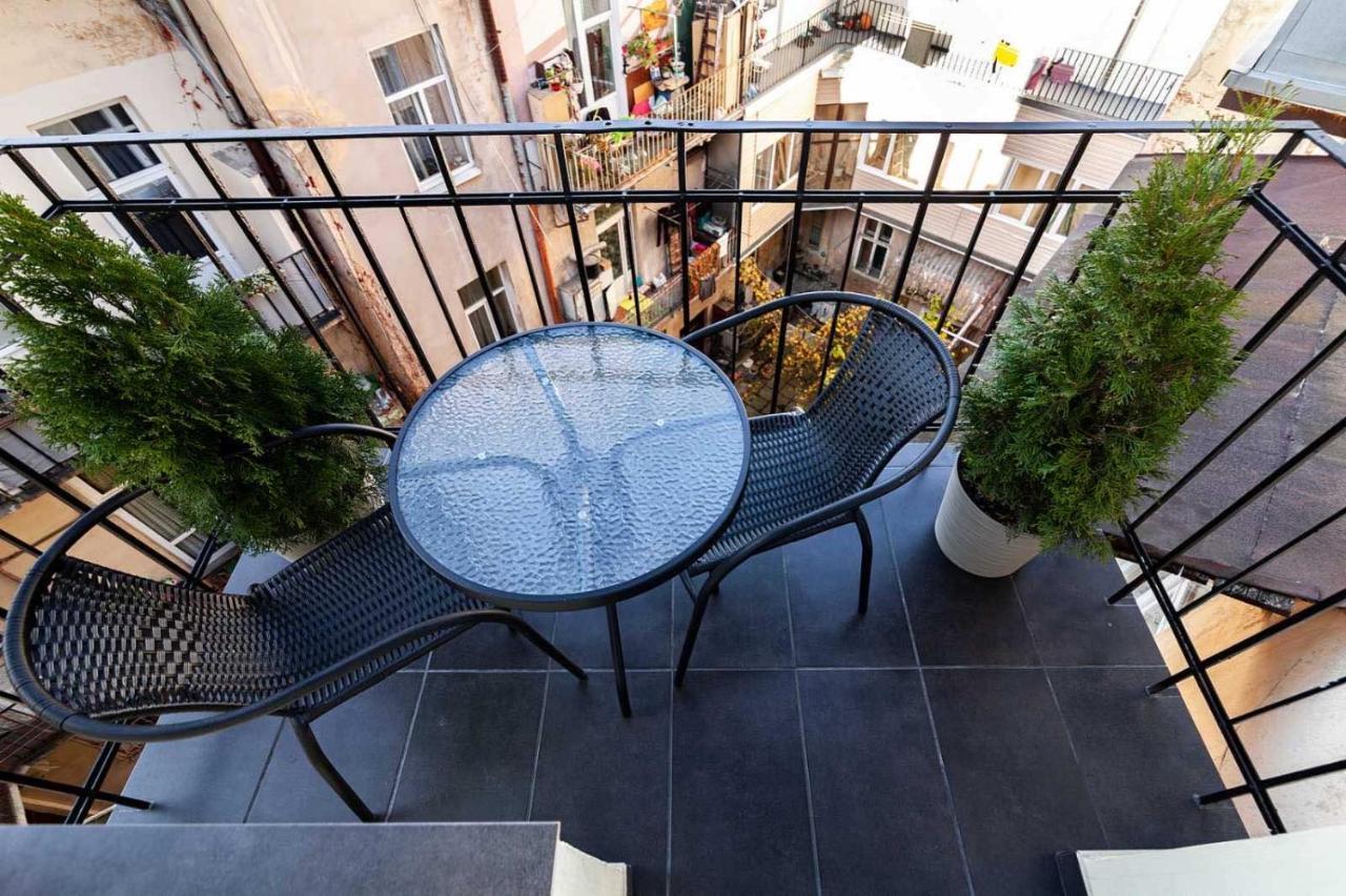 Кості Левицького 11 Lviv Luaran gambar