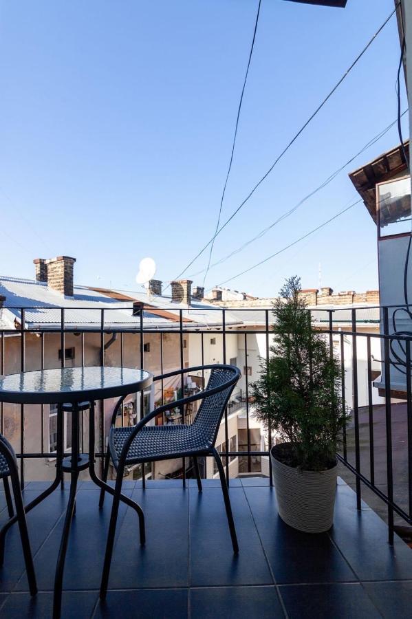 Кості Левицького 11 Lviv Luaran gambar